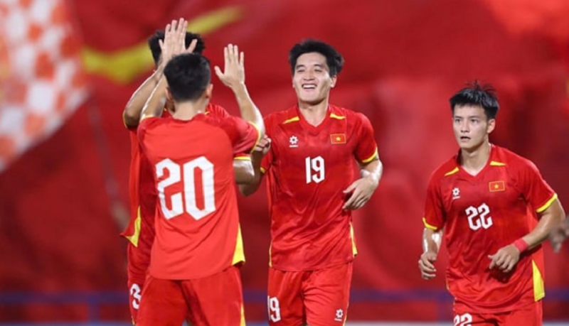 HLV Kim Sang Sik: Tham vọng kiến tạo ‘trục xương sống’ nhập tịch cho tuyển Việt Nam