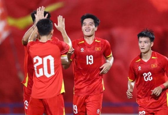 HLV Kim Sang Sik: Tham vọng kiến tạo ‘trục xương sống’ nhập tịch cho tuyển Việt Nam