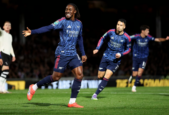 Eze xúc động sau bàn thắng đầu tiên cho Arsenal